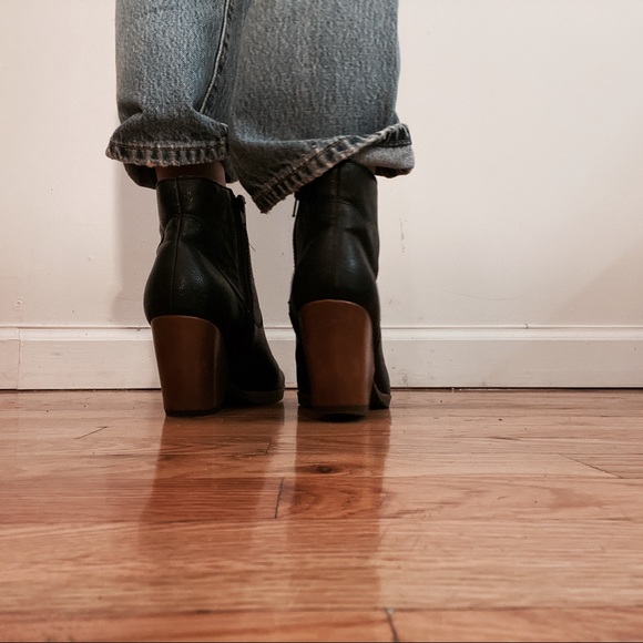 Kirk-ease Black Leather Booties brown leather wedge heel size 7.5 - Picture 4 of 4